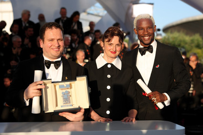 Hasan Hadi, winner of the Camera d’Or & Akinola Davis Jr © Pascal Le Segretain/Getty Images