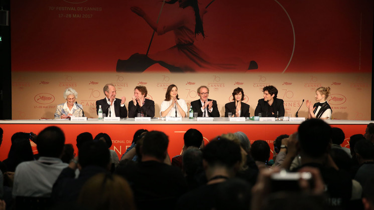 Team of the film - Les Fantômes d'Ismaël ( Ismaël's Ghosts) © Mathilde Petit / FDC