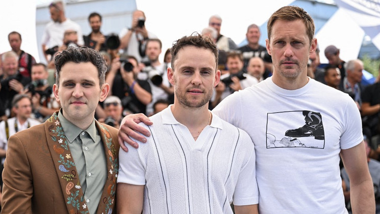 Harry Melling, Harry Lighton & Alexander Skarsgard - PILLION Photocall © Bertrand GUAY / AFP