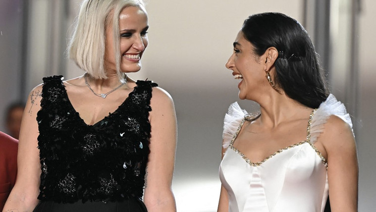 Julia Ducournau & Golshifteh Farahani - ALPHA Red steps ©  Bertrand GUAY / AFP