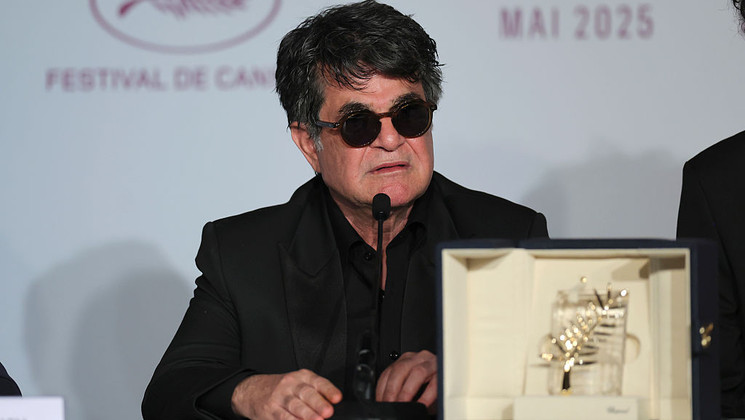 UN SIMPLE ACCIDENT by Jafar Panahi - Palme d'or - Press conference of the winners © Victor Boyko/Getty Images